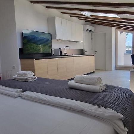 Dea Del Mar Apartments Izola Extérieur photo